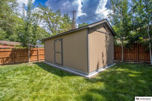 7220 York Lane, Lincoln, NE 68505