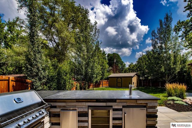 7220 York Lane, Lincoln, NE 68505