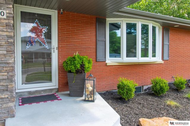 7220 York Lane, Lincoln, NE 68505