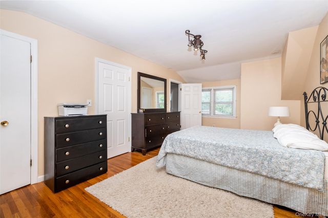 454 Swanson Drive, Thornwood, NY 10594