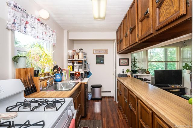 454 Swanson Drive, Thornwood, NY 10594