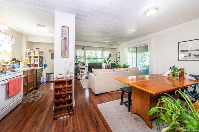 454 Swanson Drive, Thornwood, NY 10594