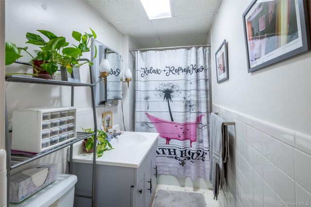 454 Swanson Drive, Thornwood, NY 10594