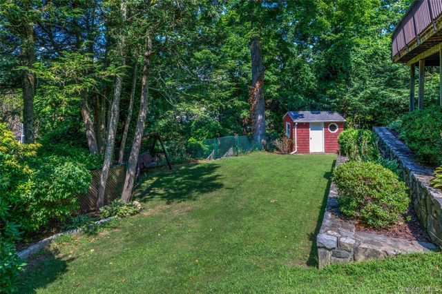 454 Swanson Drive, Thornwood, NY 10594