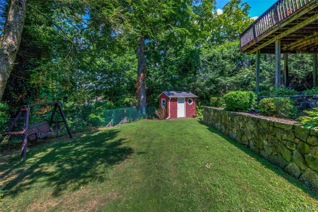 454 Swanson Drive, Thornwood, NY 10594