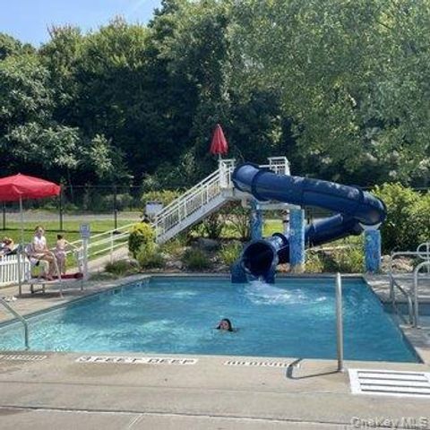 454 Swanson Drive, Thornwood, NY 10594