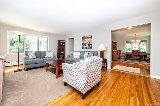 454 Swanson Drive, Thornwood, NY 10594