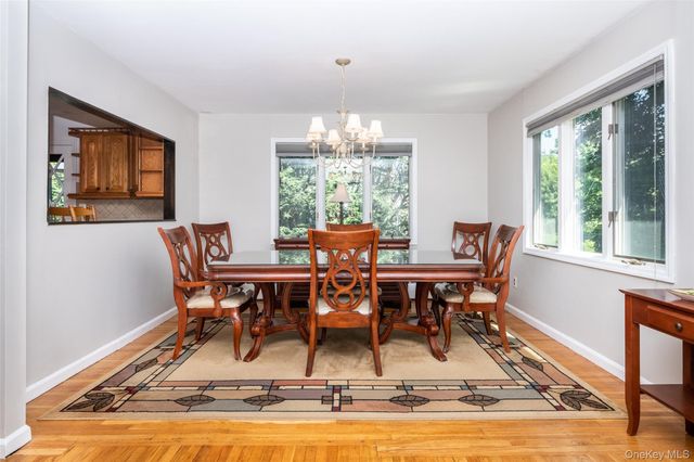 454 Swanson Drive, Thornwood, NY 10594