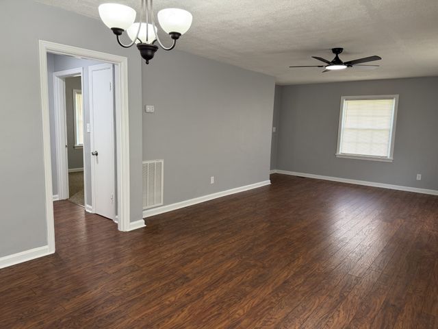 411 Moore Dr, Columbia, TN 38401