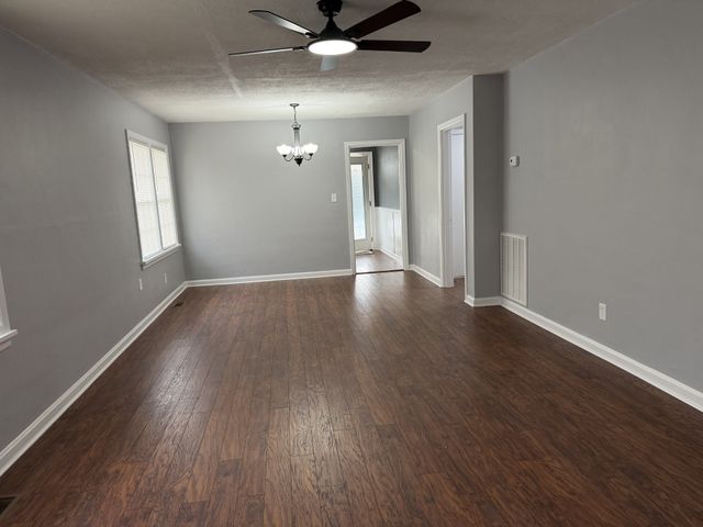 411 Moore Dr, Columbia, TN 38401