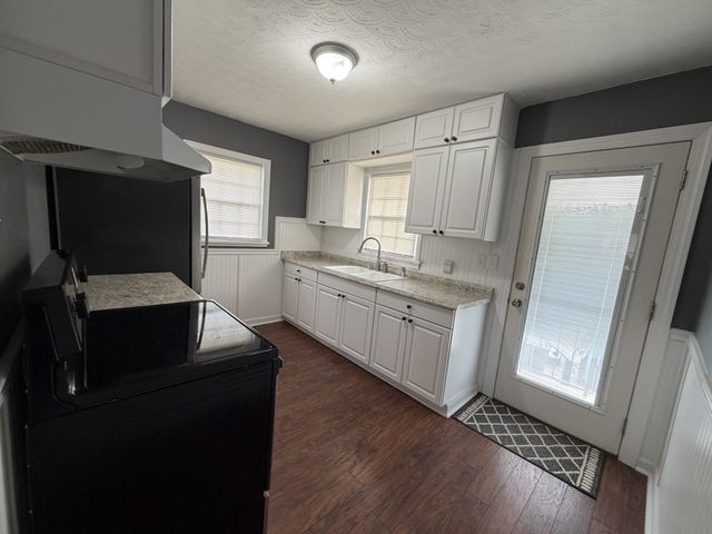 411 Moore Dr, Columbia, TN 38401