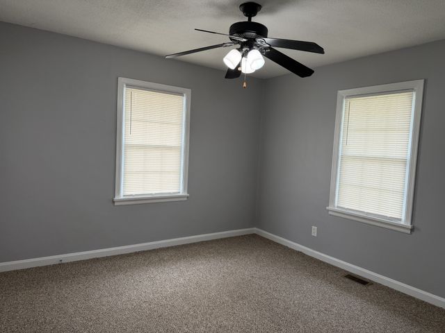 411 Moore Dr, Columbia, TN 38401