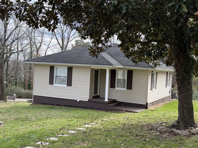 411 Moore Dr, Columbia, TN 38401