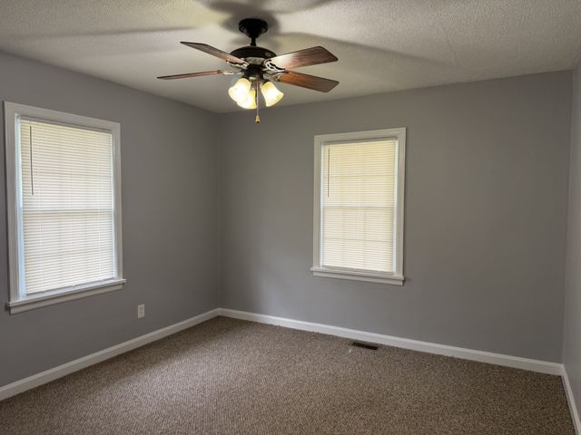 411 Moore Dr, Columbia, TN 38401