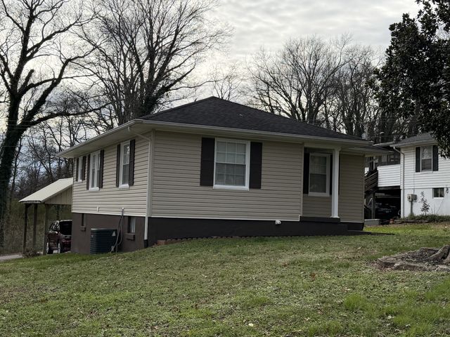 411 Moore Dr, Columbia, TN 38401