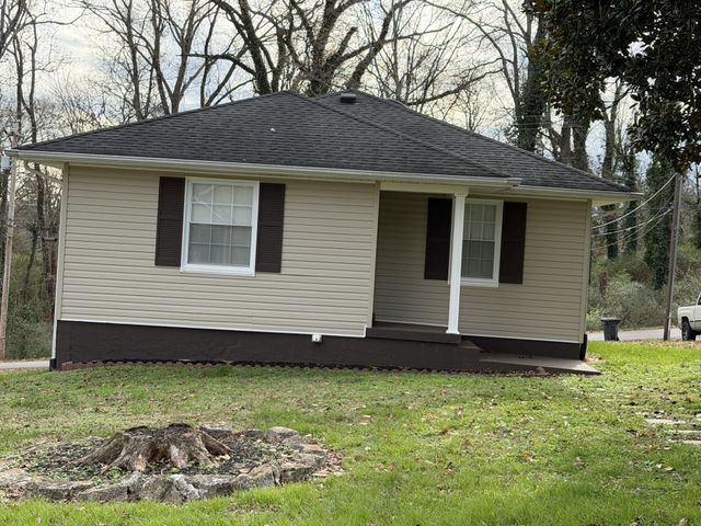 411 Moore Dr, Columbia, TN 38401