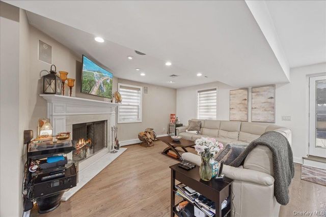 1231 Lydig Avenue, Bronx, NY 10461