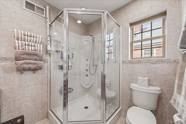 1231 Lydig Avenue, Bronx, NY 10461