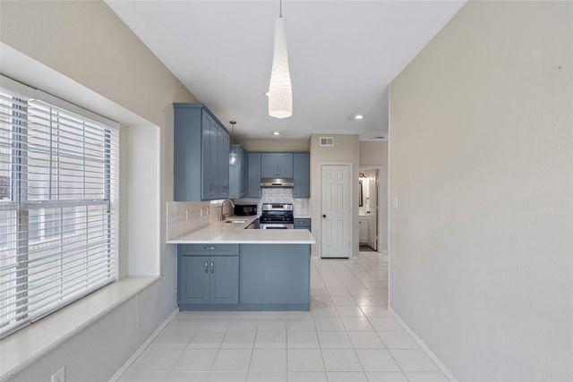 2212 Meadowstone Drive, Carrollton, TX 75006