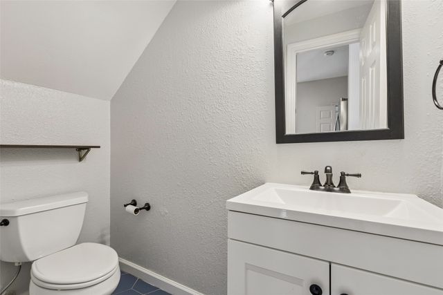 2212 Meadowstone Drive, Carrollton, TX 75006