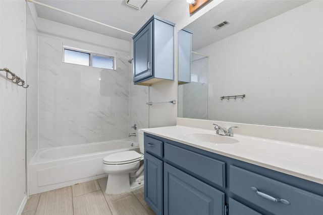2212 Meadowstone Drive, Carrollton, TX 75006