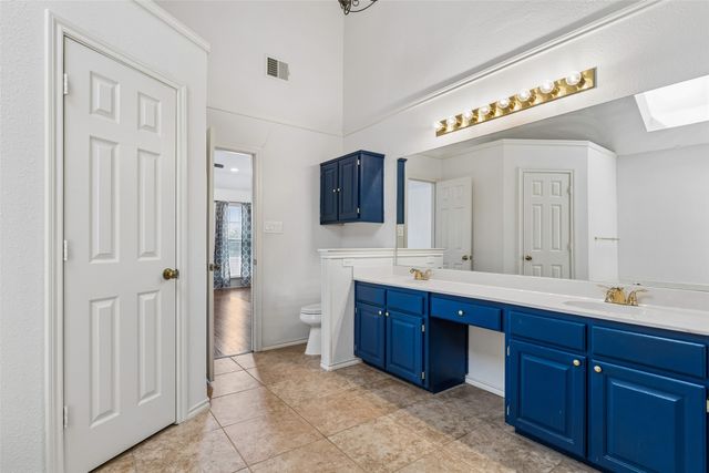 2212 Meadowstone Drive, Carrollton, TX 75006