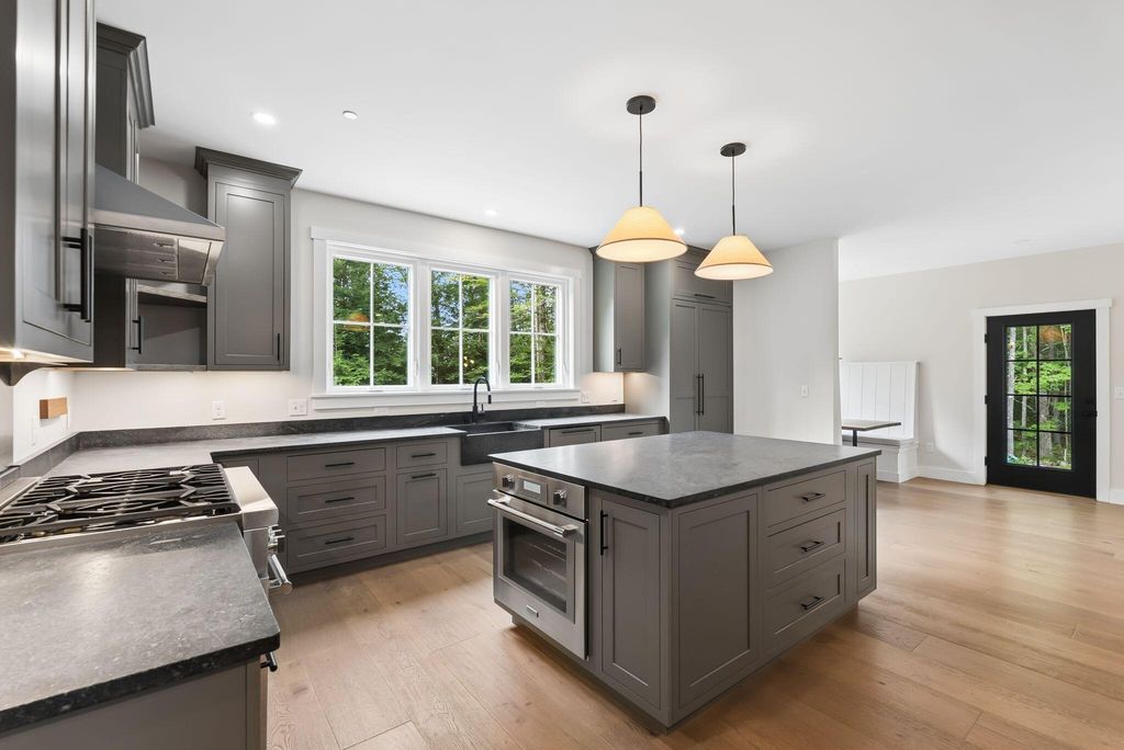 46 Cortland Court, Cumberland, ME 04021 — photo 2
