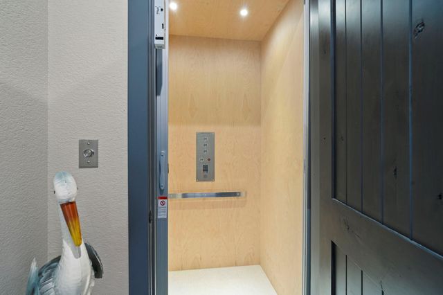 3835 Seabreeze Lane, Galveston, TX 77554