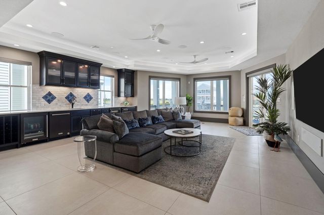 3835 Seabreeze Lane, Galveston, TX 77554