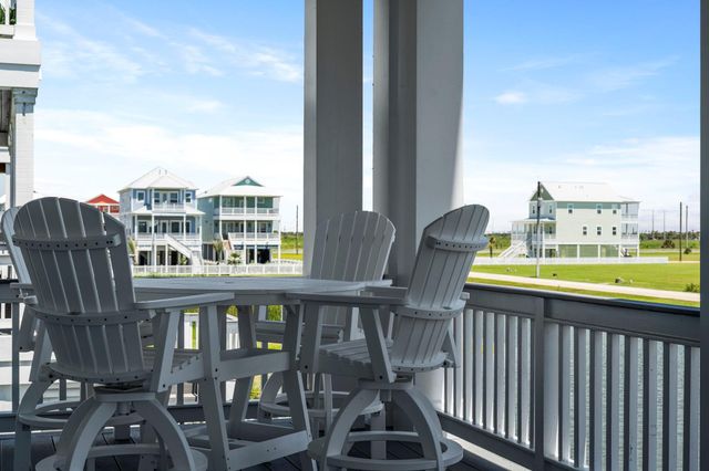 3835 Seabreeze Lane, Galveston, TX 77554