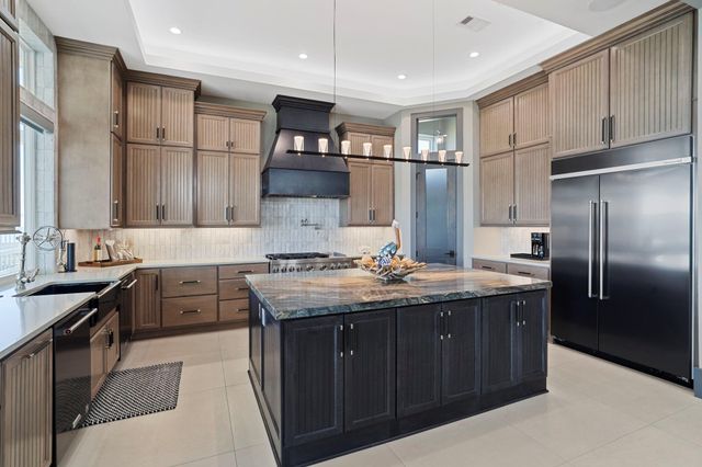 3835 Seabreeze Lane, Galveston, TX 77554