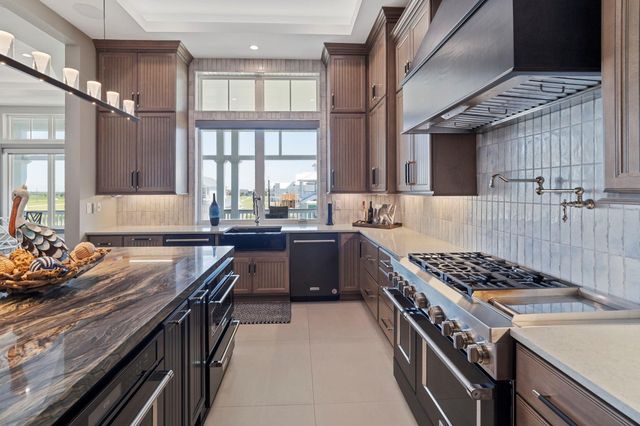 3835 Seabreeze Lane, Galveston, TX 77554