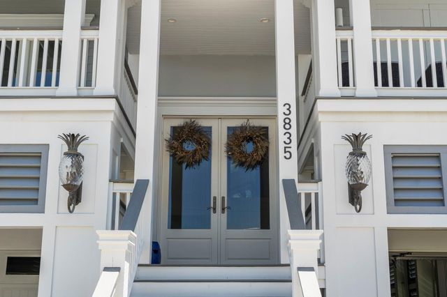 3835 Seabreeze Lane, Galveston, TX 77554