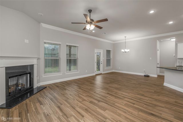 204 Hyperion Street, Bossier City, LA 71111