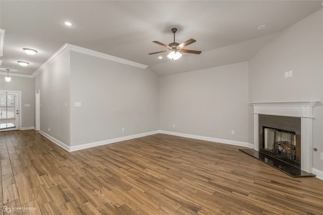 204 Hyperion Street, Bossier City, LA 71111