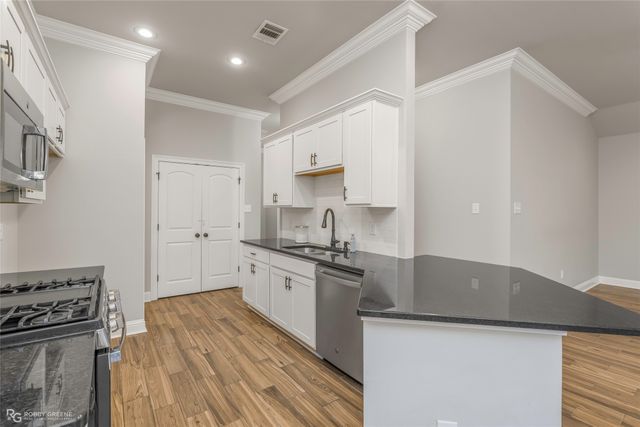 204 Hyperion Street, Bossier City, LA 71111