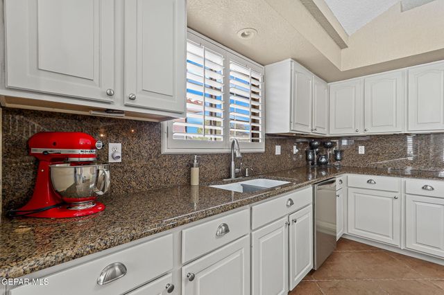 6224 LA POSTA Drive, El Paso, TX 79912