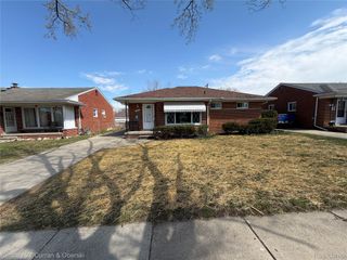 8586 Salem Lane, Dearborn Heights, MI 48127