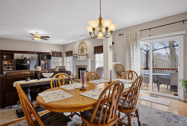 112 Hunter Dr, Cranberry Twp, PA 16066