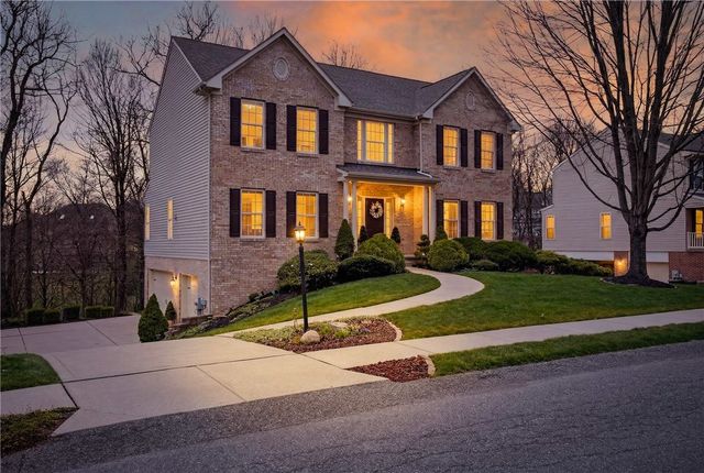 112 Hunter Dr, Cranberry Twp, PA 16066
