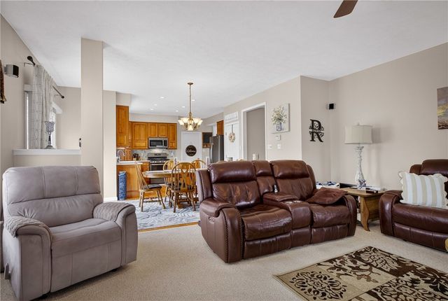 112 Hunter Dr, Cranberry Twp, PA 16066