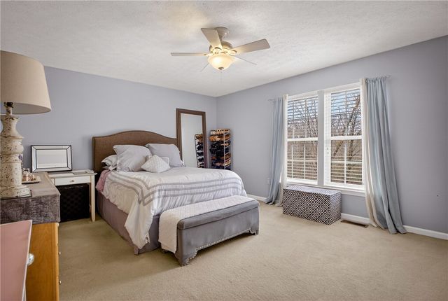 112 Hunter Dr, Cranberry Twp, PA 16066