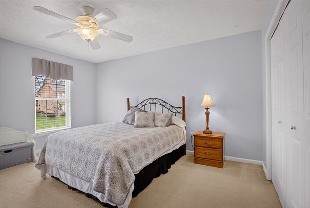112 Hunter Dr, Cranberry Twp, PA 16066