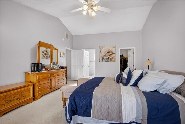 112 Hunter Dr, Cranberry Twp, PA 16066