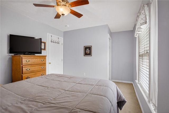 112 Hunter Dr, Cranberry Twp, PA 16066