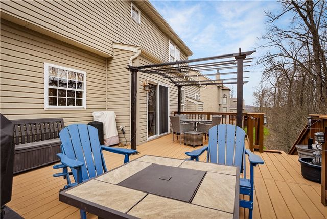 112 Hunter Dr, Cranberry Twp, PA 16066