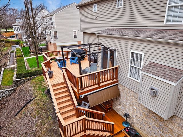 112 Hunter Dr, Cranberry Twp, PA 16066
