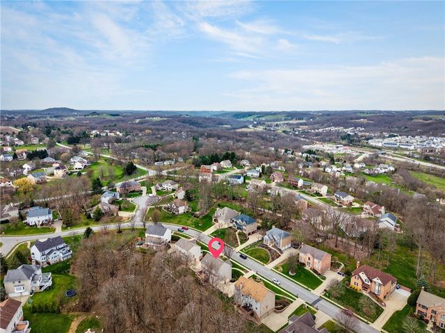 112 Hunter Dr, Cranberry Twp, PA 16066