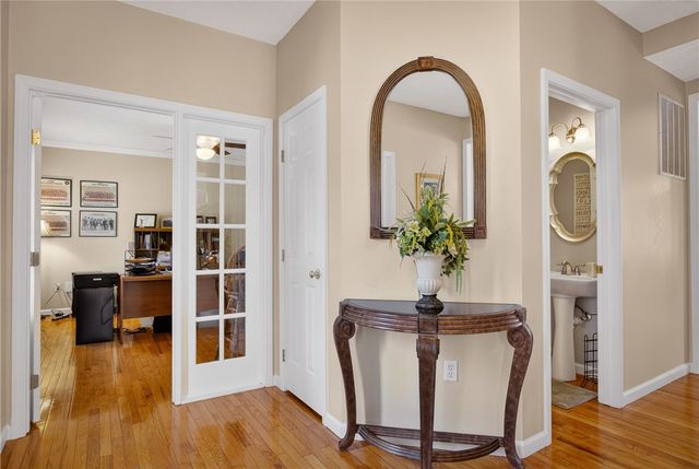 112 Hunter Dr, Cranberry Twp, PA 16066