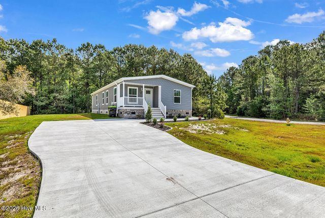1888 Rolling Green Drive SW, Supply, NC 28462